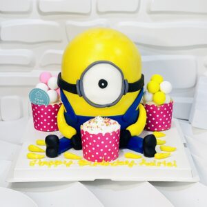 Minion Carl Pinata Knock Knock / Bombshell Cake