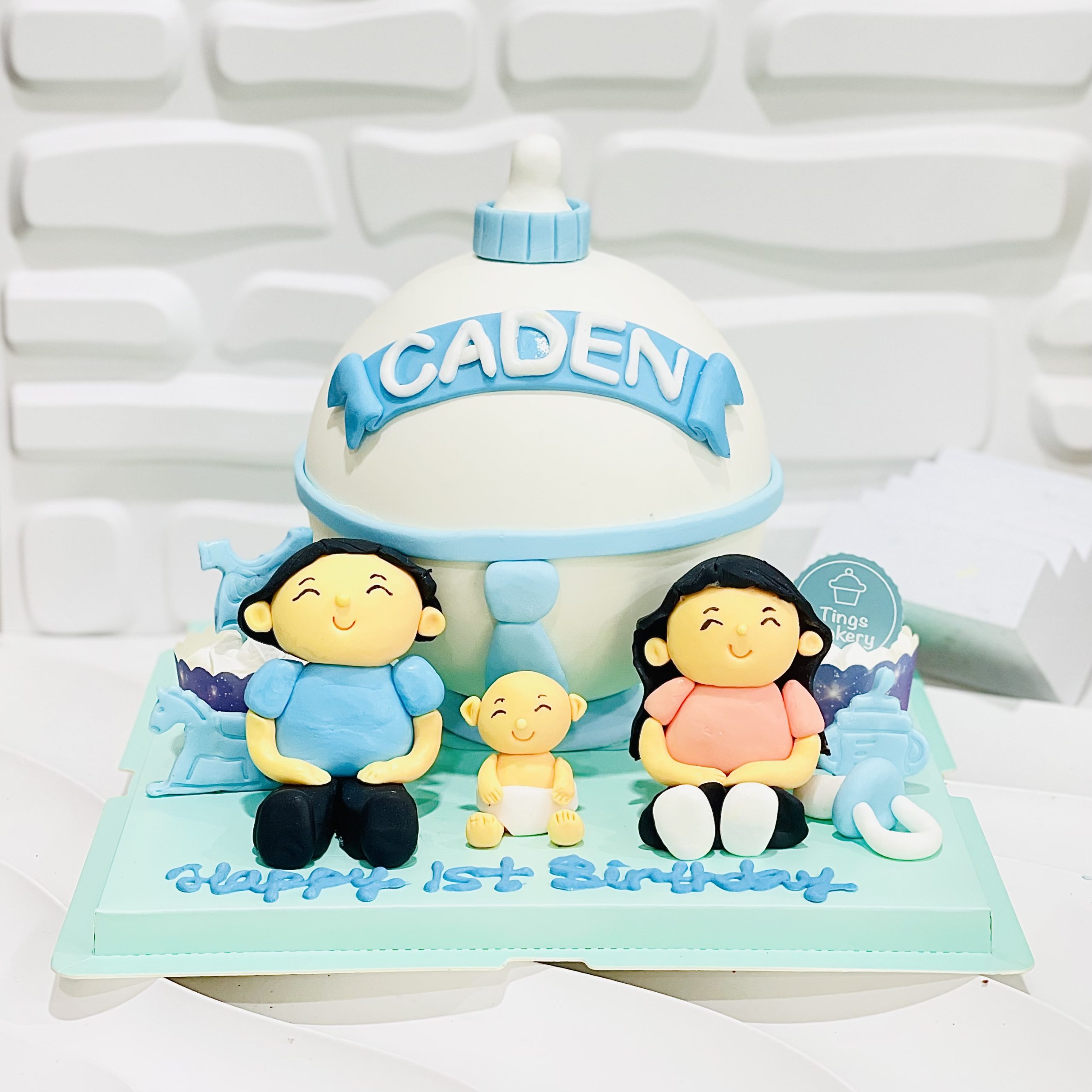 1st Birthday Pinata Knock Knock / Bombshell Cake
