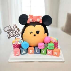 Minnie Tsum Tsum Pinata Knock Knock / Bombshell Cake