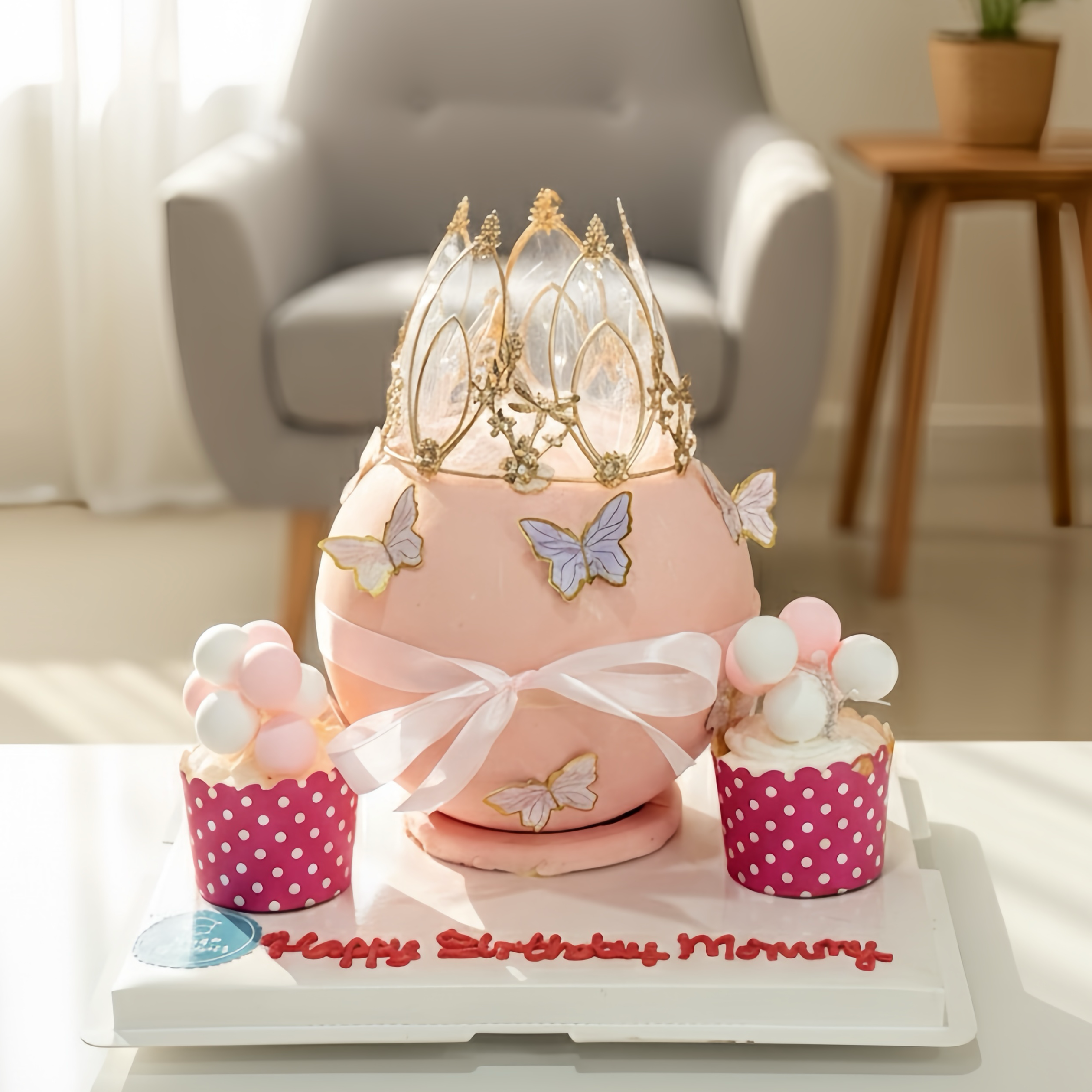 Butterfly With Crown Pinata Knock Knock / Bombshell Cake