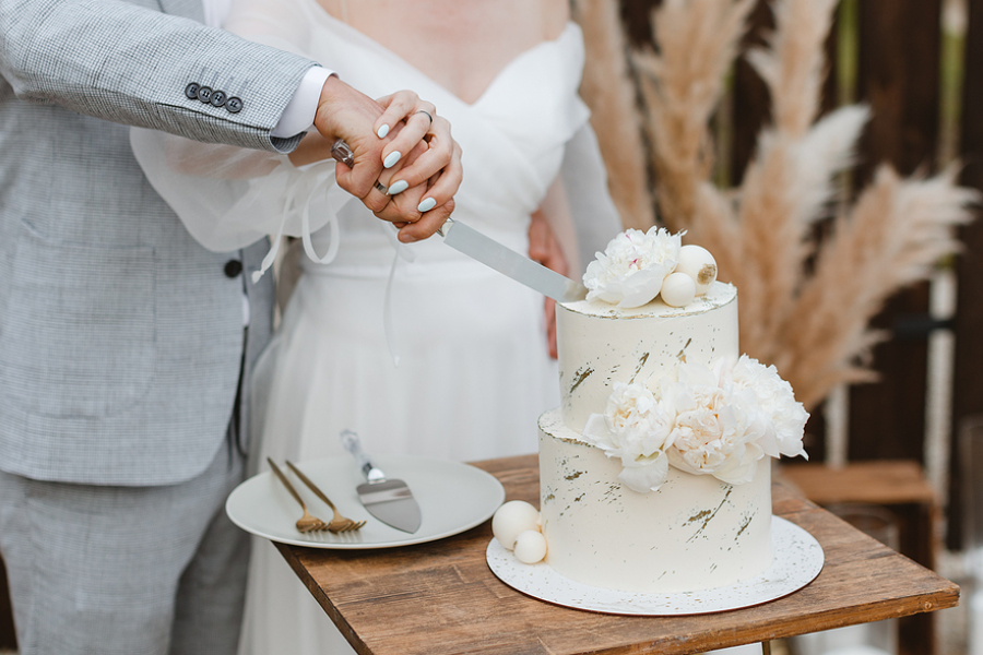 The Biggest Wedding Cake Mistakes Couples Should Avoid