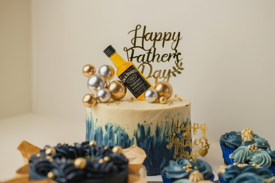 Father's Day Money Cake: How Much Cash Is Actually Enough?