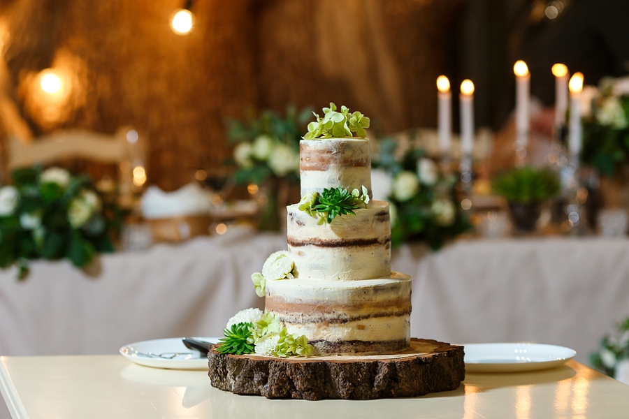 Bespoke Vs Hotel Packages: How Much To Spend On A Wedding Cake?