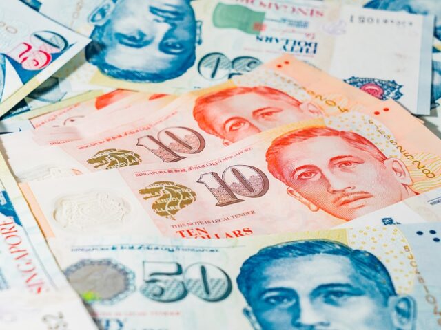 How Many Notes Should You Put In A Money Pulling Cake?
